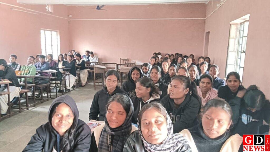 जिला विधिक सेवा प्राधिकार ने आउटरीच सह विधिक जागरूकता कार्यक्रम का किया आयोजन। 7 img 20250123 wa00102080268089014621545