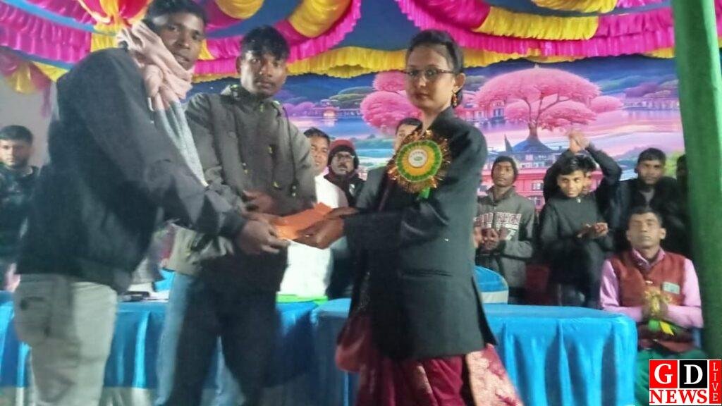 फुटबॉल के फाइनल मुकाबले में ढेलाबगान टीम ने धुंधापहाड़ी को हराया 7 img 20250127 wa00348611928922092683145