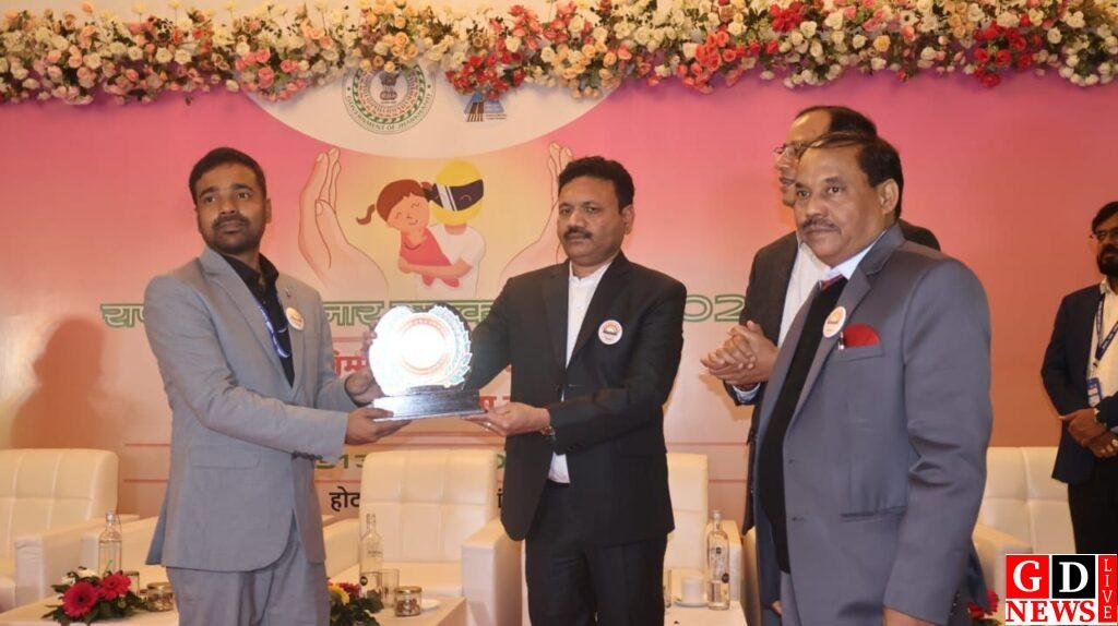 सड़क सुरक्षा हेतु किये गये कार्यों के लिये पूरे राज्य में पाकुड़ ने हासिल किया तीसरा स्थान 7 img 20250201 wa00584227411078158940945