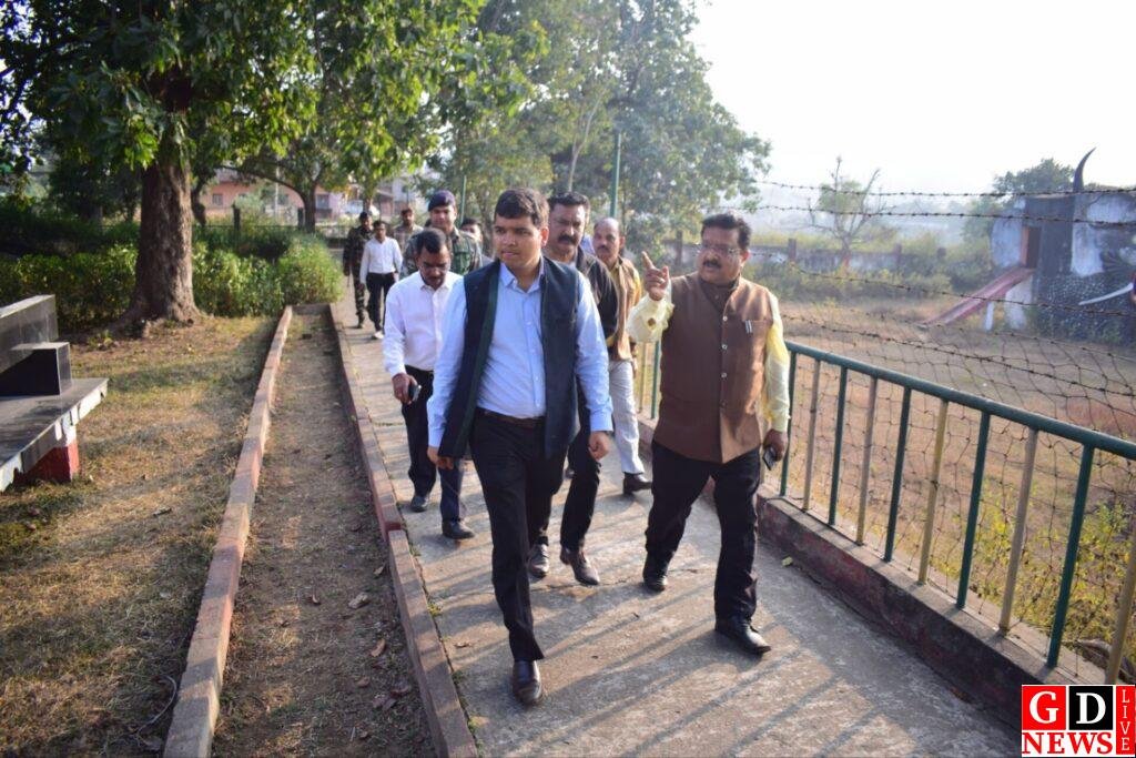 उपायुक्त ने प्रकृति विहार पार्क का किया निरीक्षण, पार्क के विकास और सौंदर्यीकरण पर दिया जोर। 7 img 20250202 wa00195866319294827620993 2