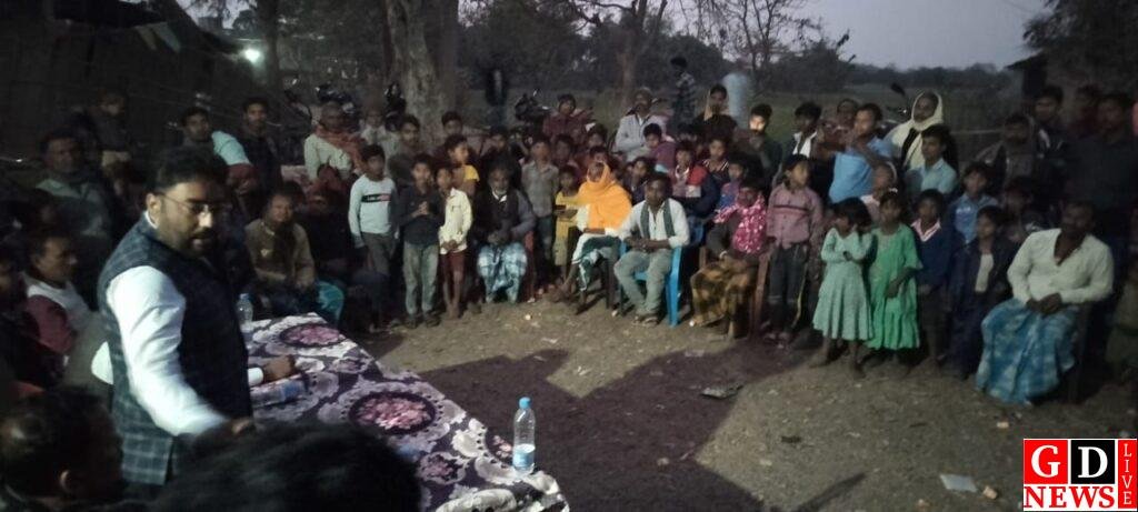 तनवीर आलम ने सदर प्रखंड के ग्रामीण क्षेत्रों का किया दौरा,सुनी समस्या, समाधान का दिया आश्वासन। 8 img 20250202 wa0025977899439903515713