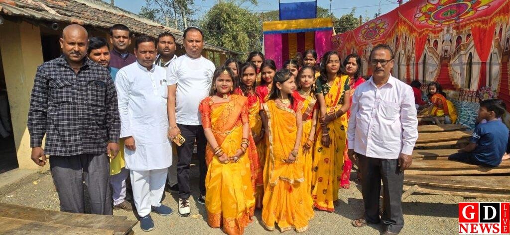 सरस्वती शिशु मंदिर के वर्ग कक्ष निर्माण में आर्थिक मदद करेंगे लुत्फल,भूमि पूजन में शामिल हो धार्मिक सौहार्द का दिया मिसाल 7 img 20250203 wa00086450063042012596634