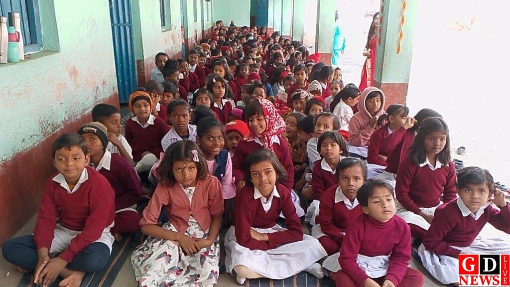 बसंत पंचमी की धूम, विद्या की देवी माँ सरस्वती की पूजा धूमधाम से हुई सम्पन्न 7 img 20250203 wa0028501956026841419652