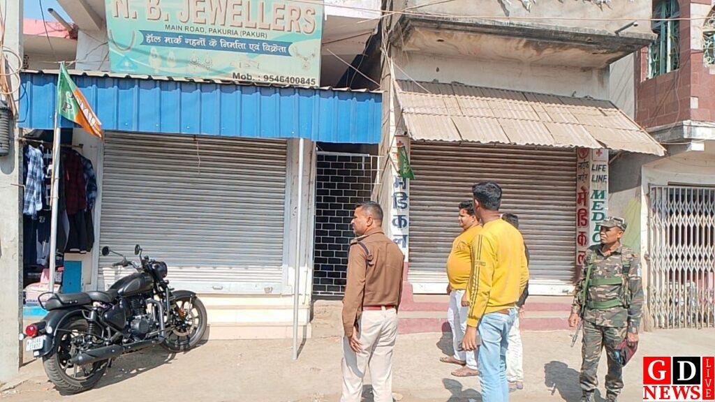 एनबी ज्वैलर्स में लाखों की चोरी, सीसीटीवी कैमरे को क्षतिग्रस्त कर दिया घटना को अंजाम। 7 img 20250206 wa00607585058330132813408