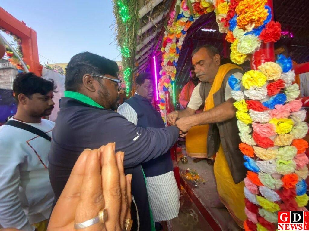 महारूद्र यज्ञ में पहुंच विधायक हेमलाल ने लगाई हाजरी। 7 img 20250207 wa00343130461757681806256