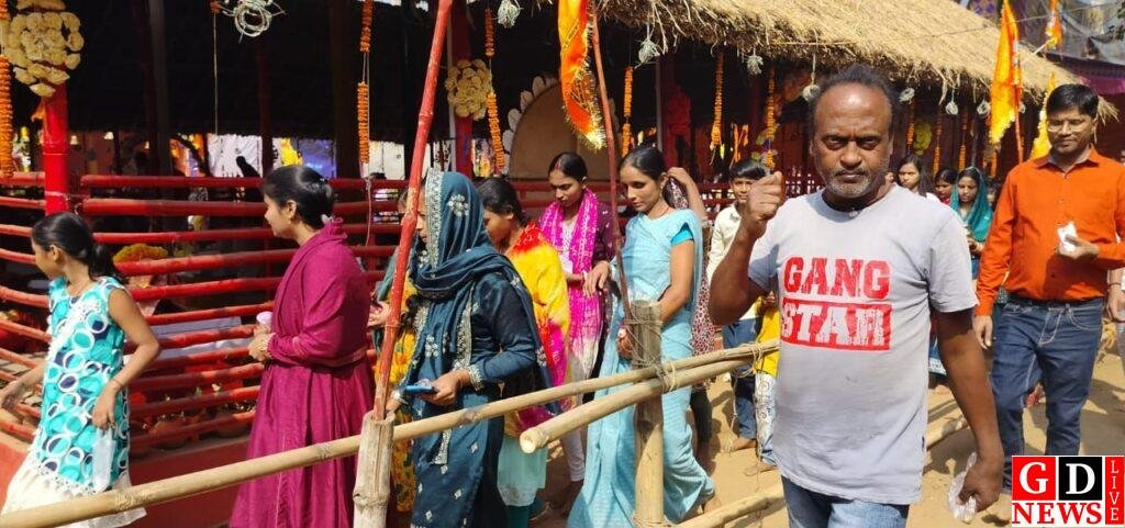 भक्तीमय माहौल हवन कुंड की फेरी में उमड़ रहे श्रद्धालु 7 img 20250209 wa00067042831015774403075