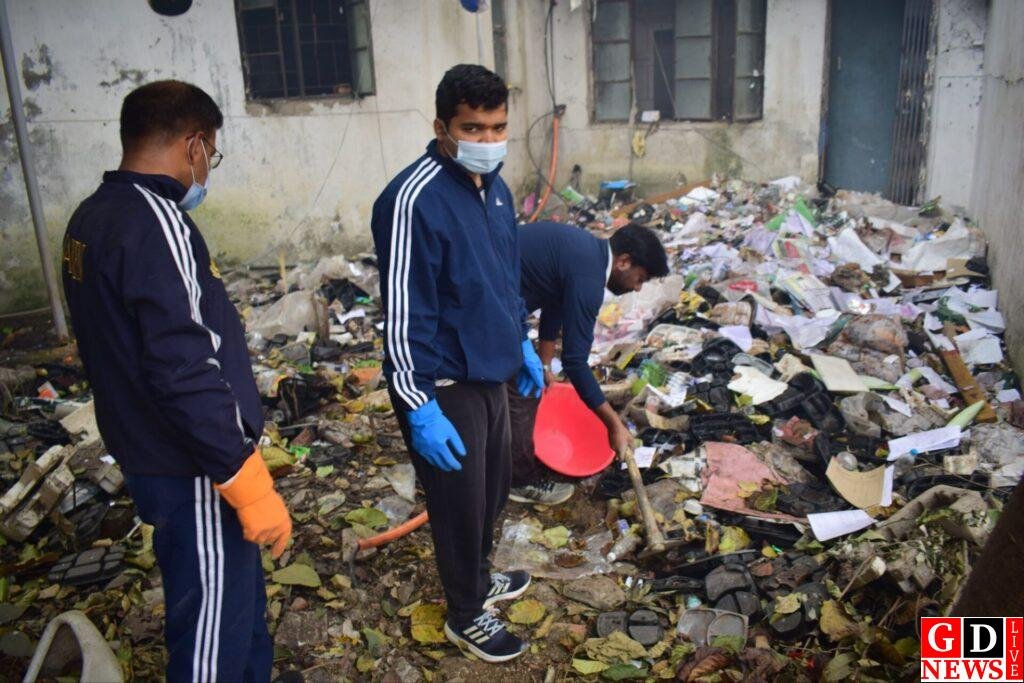 प्रोजेक्ट एस० आई० पी० के अंतर्गत कार्यालयों एवं प्रखंड स्तरीय कार्यालय में चलाया गया साफ सफाई अभियान। 7 img 20250209 wa0013857841979144778523