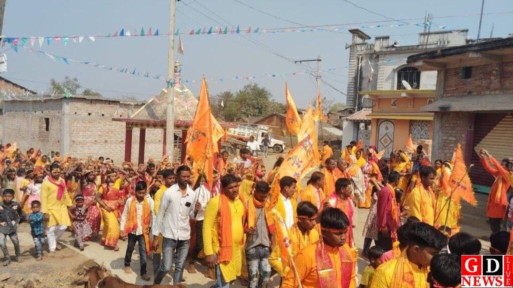 नौ दिवसीय राम कथा की भव्य शुरुआत, कन्याओं ने निकाली भव्य कलश शोभायात्रा। 7 img 20250218 wa0008861855267770992939