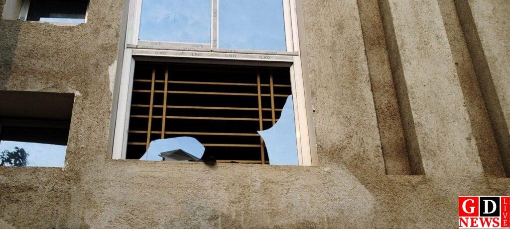 उपद्रवियों का तांडव, गोकुलपुर में किराना दुकान के घर में तोड़फोड़, घरवालों में दहशत। 7 img 20250220 wa00021438564353262200305