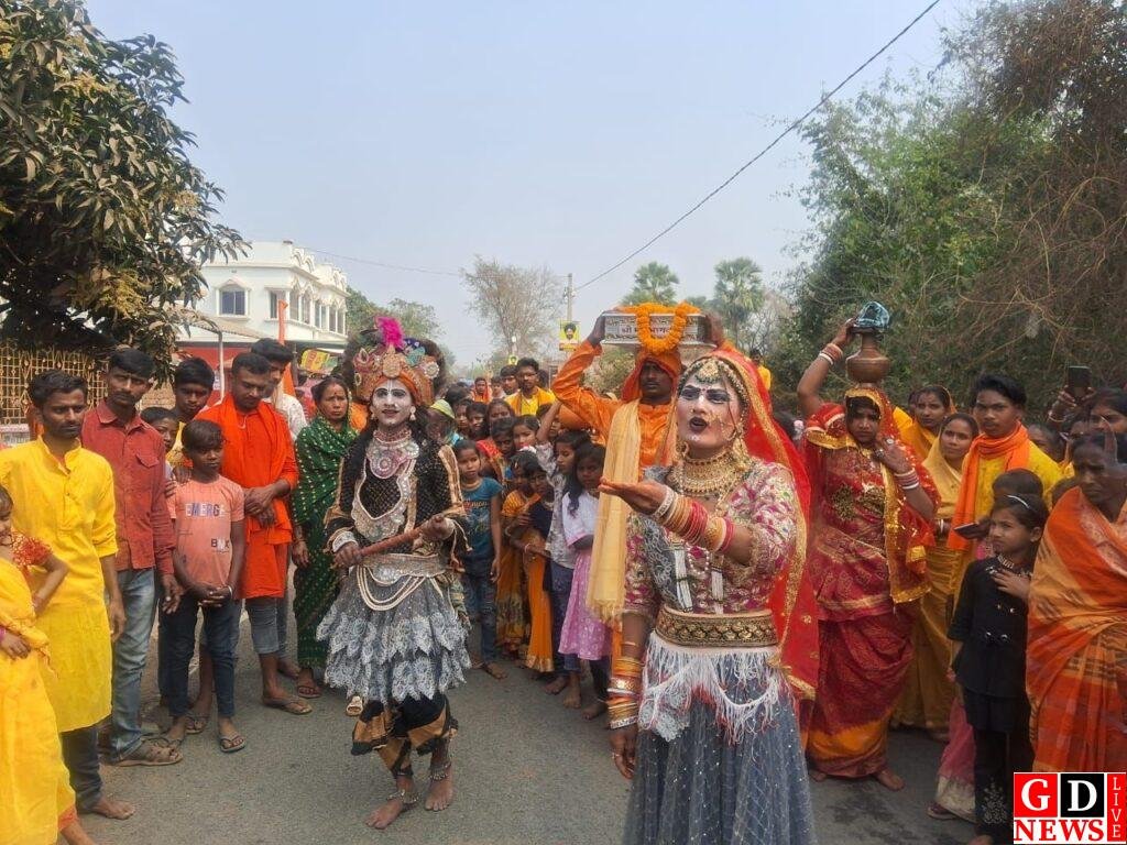 भागवत कथा को लेकर निकाली गई भव्य कलश यात्रा 7 img 20250221 wa00195183556829579499943