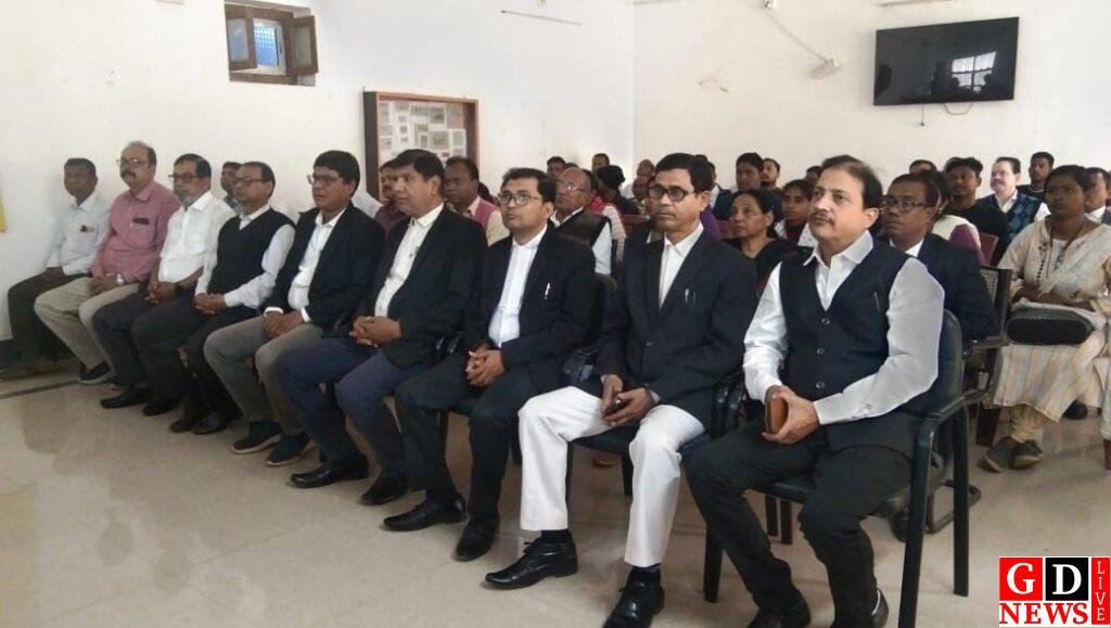 व्यवहार न्यायालय में मासिक लोक अदालत का किया गया आयोजन। 13 img 20250222 wa00104689049046797389977