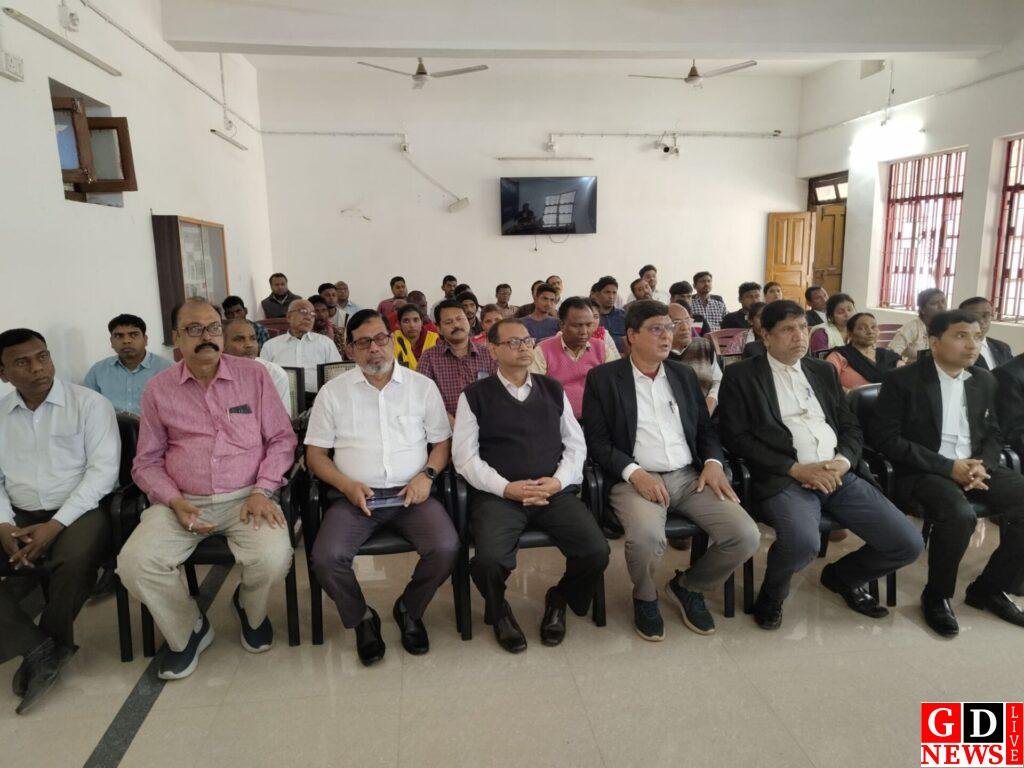 विशेष लोक अदालत आयोजित की गई। 7 img 20250222 wa00162904260558385500116