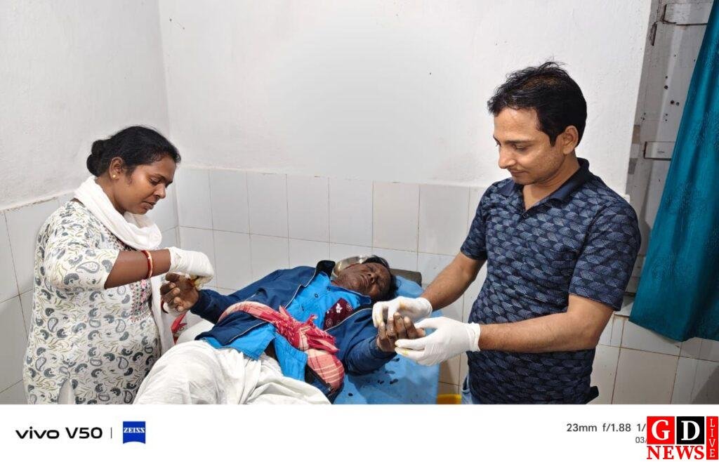 टोटो पलटने से तीन लोग गंभीर रूप से घायल, बेहतर इलाज के लिए भेजा गया बाहर। 7 img 20250302 wa00893973548962751036165