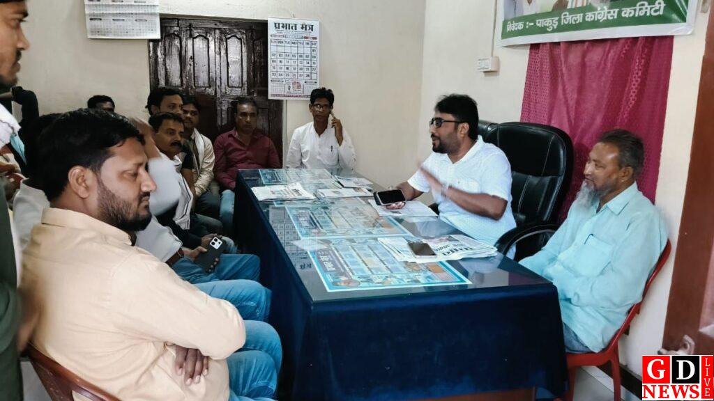 कांग्रेस महासचिव तनवीर आलम ने सुनीं जनता की समस्याएं, कई मामलों का मौके पर हुआ समाधान। 7 img 20250304 wa00148091218933409184026