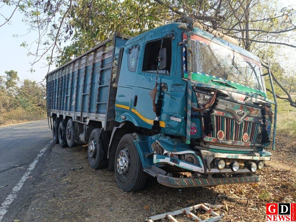 गोविंदपुर साहेबगंज हाइवे पर दो ट्रक की आमने-सामने की टक्कर, चालक व उपचालक सुरक्षित। 7 img 20250307 wa00849128338157345229660