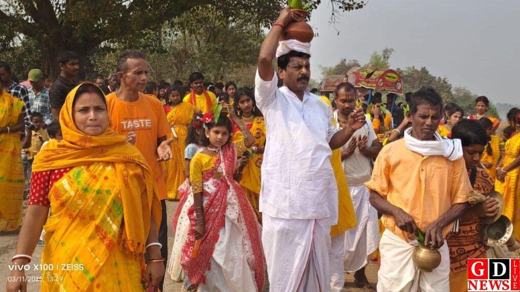 गंधाईपुर में 16 प्रहार नाम सह लीला कीर्तन 2025 का आयोजन, निकाली गई कलश यात्रा 7 img 20250311 wa00085251463247560790988