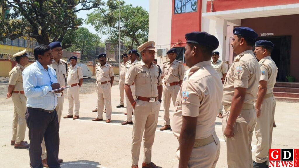 वार्षिक निरीक्षण में एसपी ने पुलिस पदाधिकारियों को दिए कई दिशा निर्देश 8 img 20250330 wa00072589050610384865057