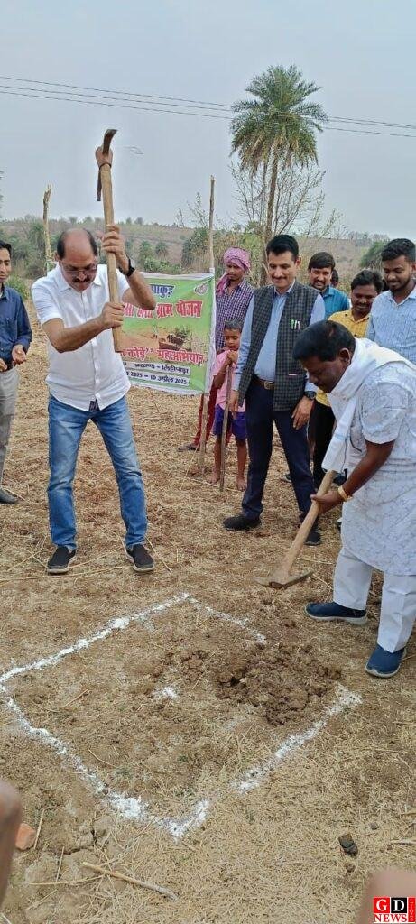 बिरसा हरित योजना का शुभारंभ, विधायक ने किया गड्ढा खोदकर उद्घाटन 8 img 20250404 wa0010678133975777157239