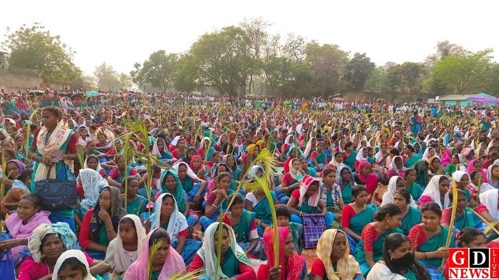 पाम संडे के पूर्व ईसाई समुदाय के लोगों ने शांति शोभा यात्रा की आयोजित। 7 img 20250412 wa00086944913737083063011