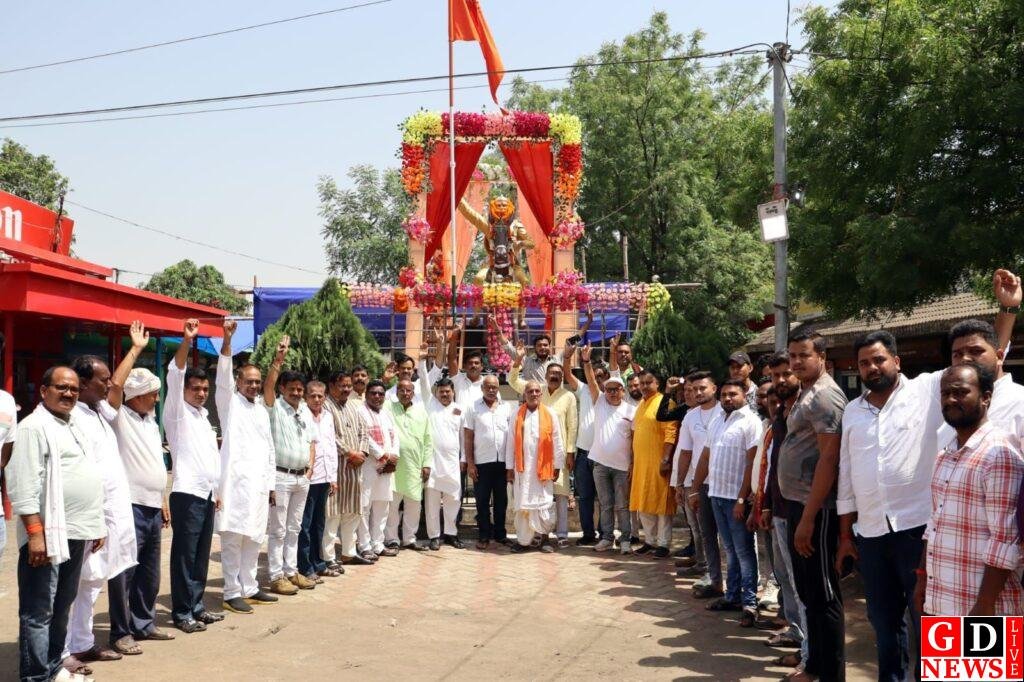 धूमधाम से मनाई गई वीर कुंवर सिंह की जयंती, क्षत्रिय समाज ने किया माल्यार्पण और याद। 7 img 20250423 wa00233550552235068253753