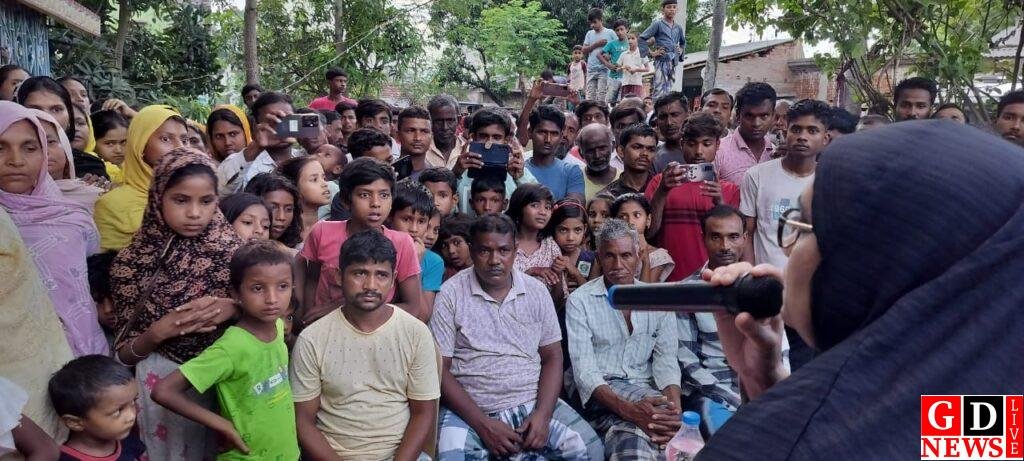 जमीनी हकीकत जानने गांव पहुंचीं विधायक निसात आलम,महिलाओं ने विधायक को सुनाई अपनी व्यथा 7 img 20250526 wa00062438393716639185333
