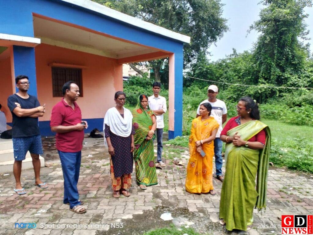 डीपीआरओ ने किया पंचायत भवनों का निरीक्षण, स्वच्छता और पारदर्शिता को लेकर दिए सख्त निर्देश। 7 img 20250806 wa00238588388184458117126