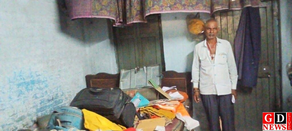 रेलवे कॉलोनी में चोरी, ड्यूटी पर गए गैंगमैन के क्वार्टर का ताला तोड़कर कैश और सामान ले उड़े चोर। 13 img 20250819 wa00086348844437916992085