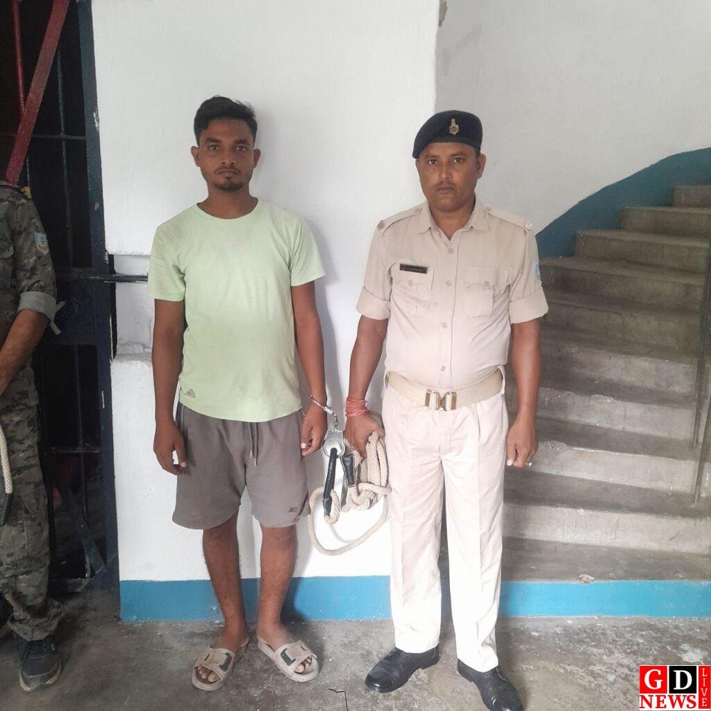 न्यायालय से फरार चल रहे दो वारंटी गिरफ्तार, पुलिस ने भेजा सलाखों के पीछे 14 img 20250819 wa00543911773691089580700