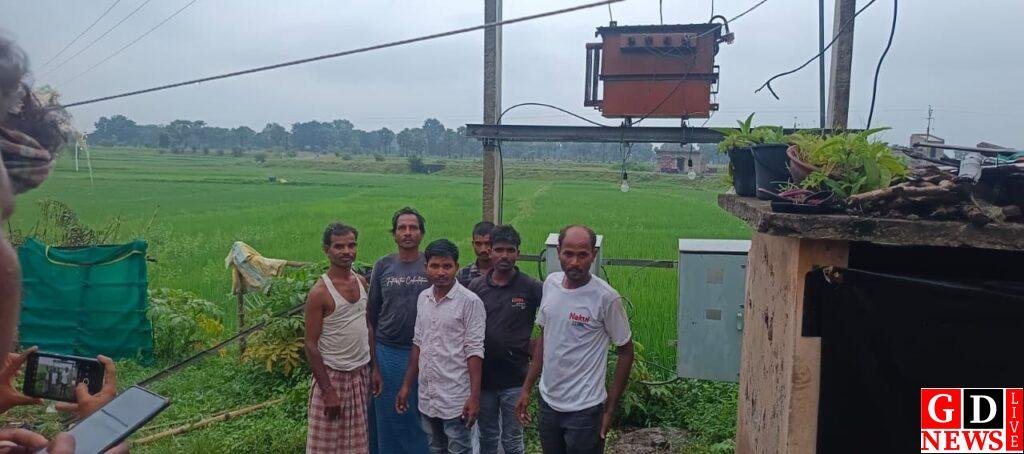 उपासना मरांडी की पहल से बड़कियारी और सीतारामपुर को मिली बिजली की सौगात। 14 img 20250821 wa00305264582624683262861