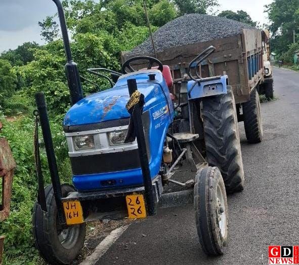 मालपहाड़ी ओपी पुलिस की अवैध परिवहन पर सख्ती, पत्थर लोडेड दो ट्रैक्टर जप्त 13 img 20250822 wa00614967364108885747377