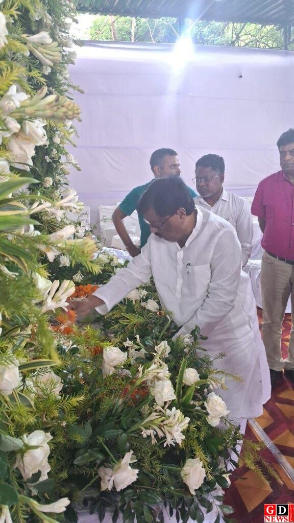 महेशपुर और बोरियो विधायक ने पूर्व शिक्षा मंत्री रामदास सोरेन को दी श्रद्धांजलि। 7 img 20250823 wa00144018614337991042589