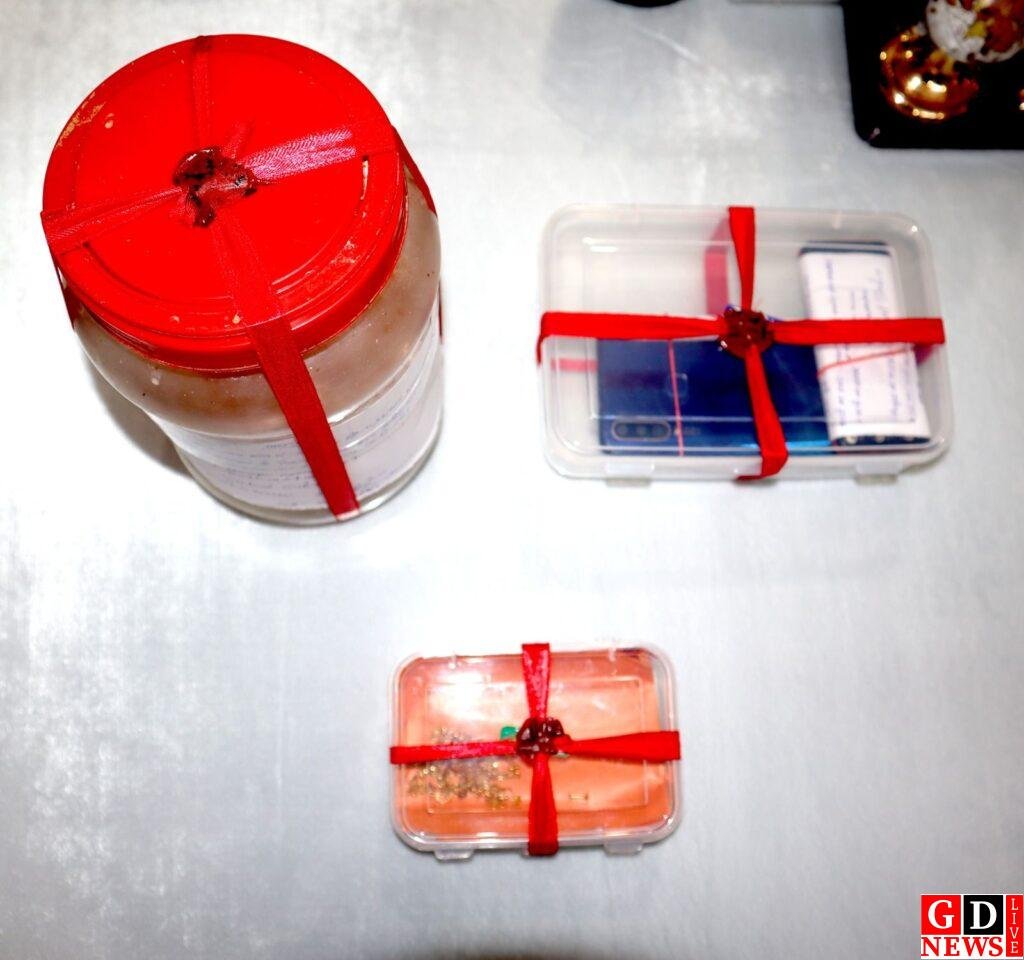 दुमका में दोहरा हत्याकांड का एसपी ने किया खुलासा छोटा दामाद निकला सास-ससुर का कातिल 13 img 20250824 wa0004920569974779115084