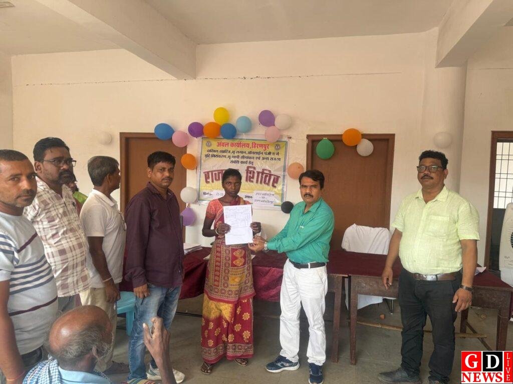 राजस्व सेवाएं अब आपके अंचल में, तीन दिवसीय शिविर में मिला त्वरित लाभ। 7 img 20250826 wa00226970850661140509456
