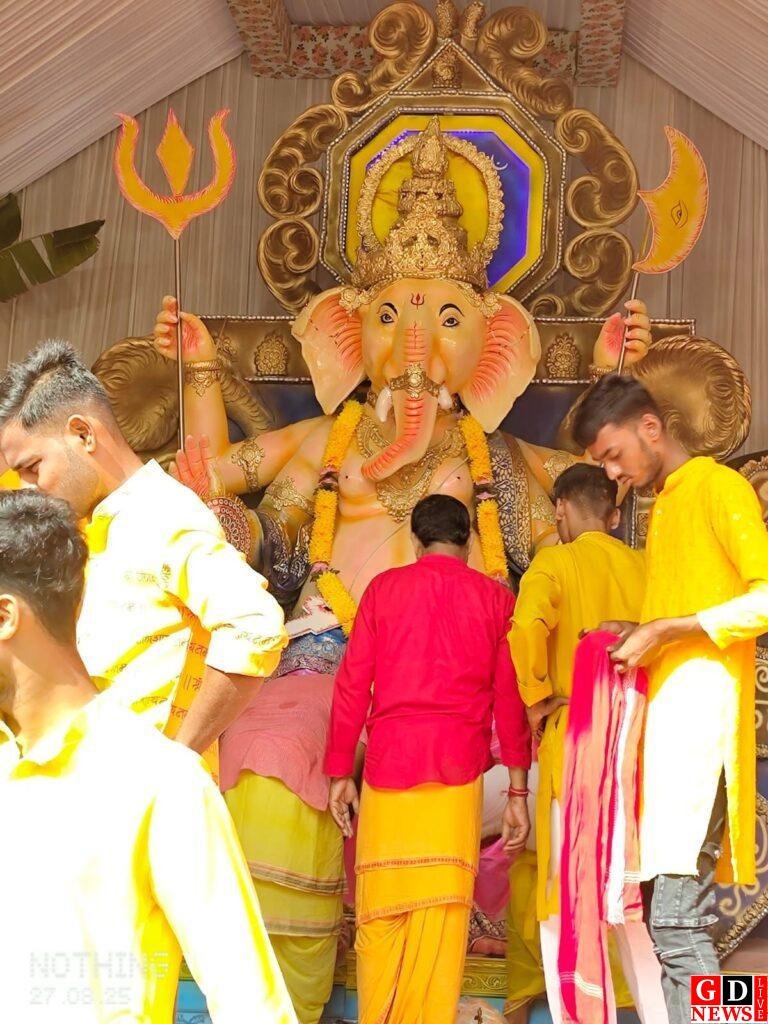 भक्ति और उल्लास में डूबा पाकुड़, रेलवे मैदान में 27वें गणपति महोत्सव का भव्य आगाज़। 13 img 20250827 wa00021634456594505070297