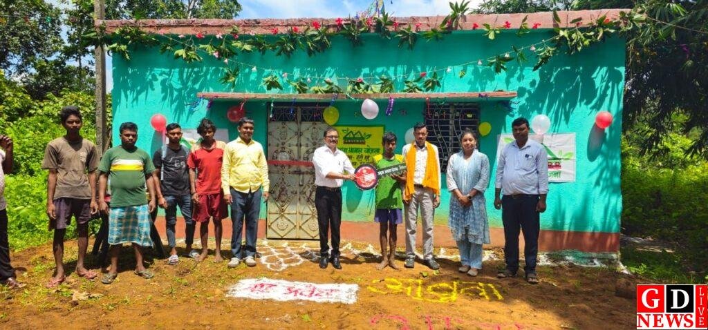 जिले में 1500 लाभुकों को मिला पक्का घर, अबुआ आवास योजना के तहत हुआ एक साथ गृह प्रवेश। 7 img 20250828 wa00127463226836651041921