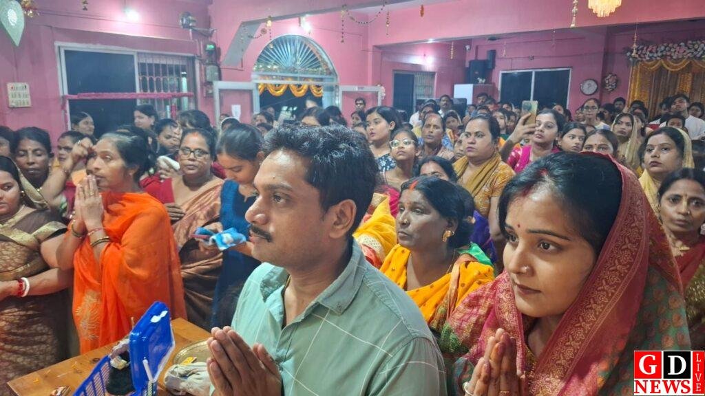 राधा अष्टमी पर इस्कॉन मंदिर में उमड़ी भक्तों की भीड़, भजन-कीर्तन से गूंजा माहौल 7 img 20250831 wa00485788537651485303415