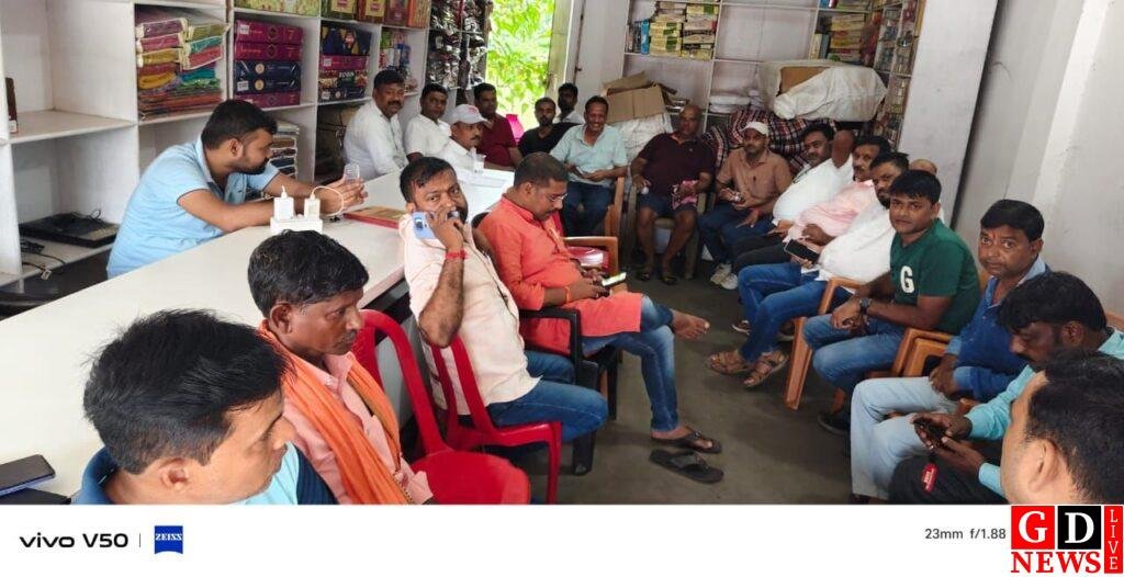 कंपनी-ट्रांसपोर्टरों की खींचतान गहराई, 1 सितंबर से ठप होंगे डीबीएल कंपनी के डंपर, ट्रांसपोर्टरों ने दिया अल्टीमेटम 13 img 20250831 wa00524504880601845571586