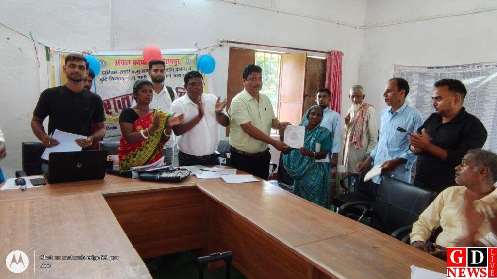 तीन दिवसीय राजस्व शिविर संपन्न, 799 से अधिक आवेदनों का ऑन-स्पॉट निष्पादन। 13 img 20250911 wa00325632384971041012103