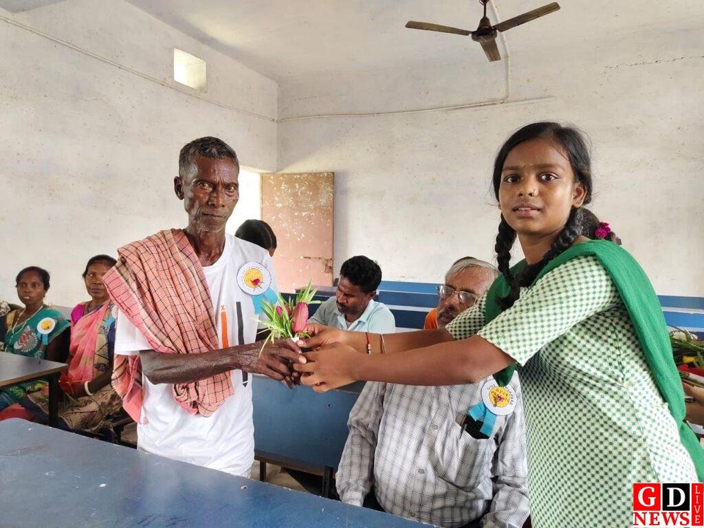 उत्क्रमित उच्च विद्यालय डांगापाड़ा में अभिभावक-शिक्षक संगोष्ठी, शत प्रतिशत उपस्थिति वाले बच्चों को मिला सम्मान। 7 img 20250913 wa00103402414877470818913