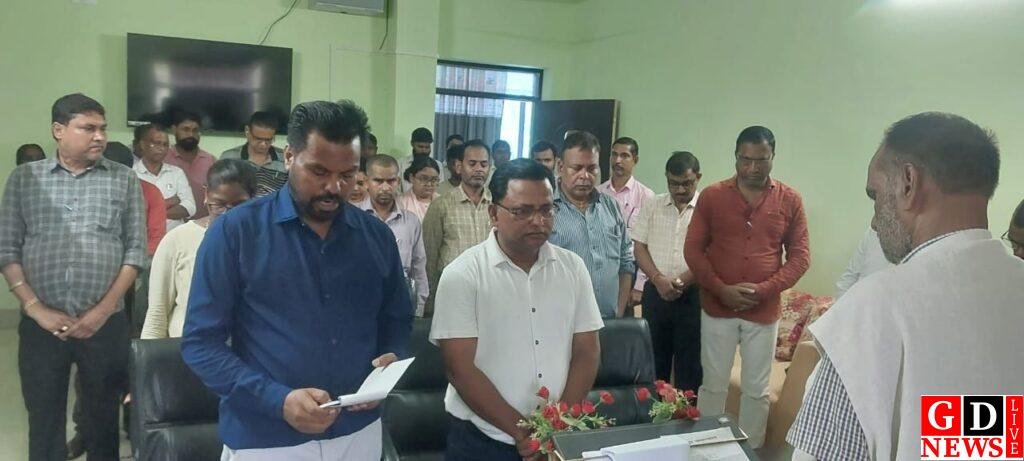 के.के.एम. कॉलेज के पूर्व विभागाध्यक्ष प्रो. अवस्थी को दी गई भावभीनी श्रद्धांजलि। 13 img 20250913 wa00124855952741014319741