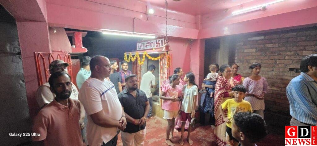 बगानपाड़ा हनुमान मंदिर में विशेष आरती, श्रद्धालुओं ने मांगी मंगलकामना 7 img 20250914 wa00047976785890532433086