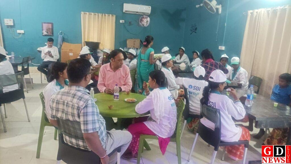 “प्रोजेक्ट बदलाव” बना ग्रामीण महिलाओं की आर्थिक सशक्तिकरण की मिसाल। 13 img 20250915 wa00238233908647738705808