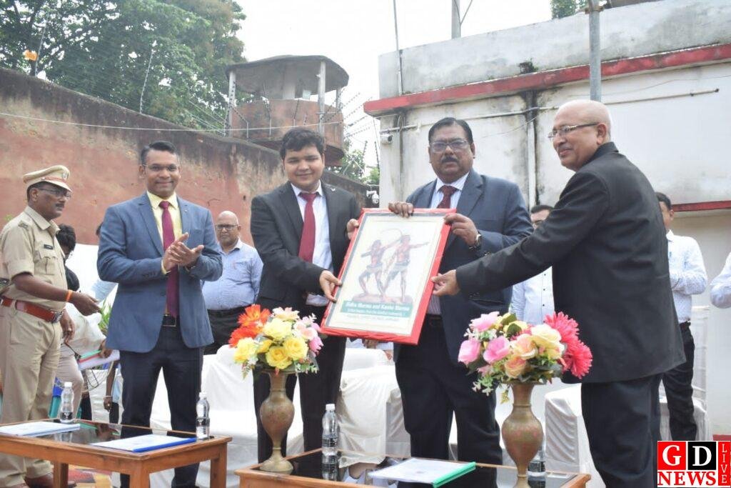 हाईकोर्ट जज पहुंचे पाकुड़ जिला कारागार, कैदियों से की सीधी बातचीत 14 img 20250920 wa00303236084401490727066