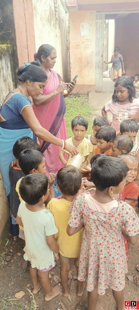 स्वच्छता ही सेवा अभियान के तहत बच्चों ने किया पौष्टिक भोजन का आनंद, दुर्गापूजा पंडालों में प्लास्टिक पर लगाई रोक। 13 img 20250922 wa00222518768763846463051