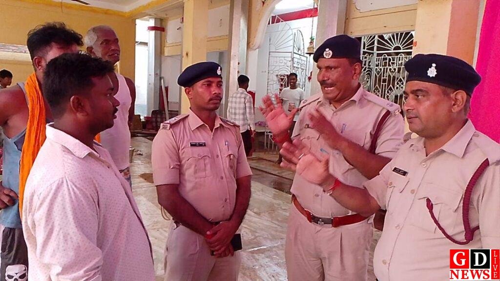 पूजा पंडालों की सुरक्षा को लेकर थाना प्रभारी व अग्निशमन विभाग की संयुक्त जांच। 14 img 20250922 wa00363534015944175677731