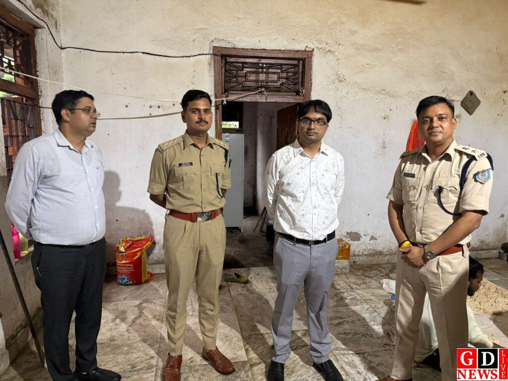 रामगढ़ उपायुक्त एवं पुलिस अधीक्षक ने उपकारा, रामगढ़ का निरीक्षण किया 14 img 20250923 wa02767815161843757825143