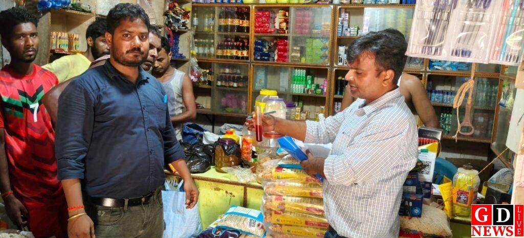 किराना और मिठाई दुकानों में औचक छापामारी, एक्सपायर्ड कोल्ड ड्रिंक-खराब हल्दी नष्ट, अखाद्य रंग जब्त 13 img 20250926 wa0023667121981937682490