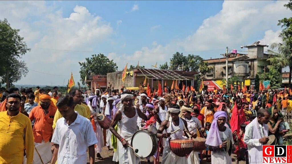 तारापुर में दुर्गा पूजा को लेकर निकाली गई भव्य कलश शोभायात्रा 14 img 20250928 wa00067114760670042438675