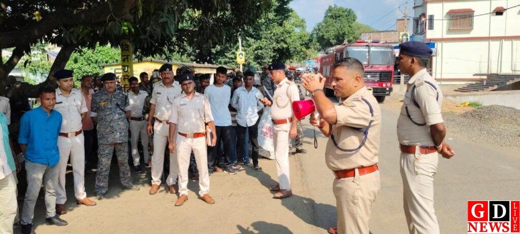 दुर्गापूजा में शांति बहाल को लेकर पुलिस ने किया मॉक ड्रिल, सुरक्षा के पुख्ता इंतजाम। 7 img 20250928 wa00285796419194107273842
