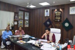 मतदाता सूची पुनरीक्षण की धीमी रफ्तार पर उपायुक्त नाराज, दो दिनों में ‘A’ श्रेणी का शत-प्रतिशत मैपिंग पूरा करने का निर्देश। 4 IMG 20251031 WA0040